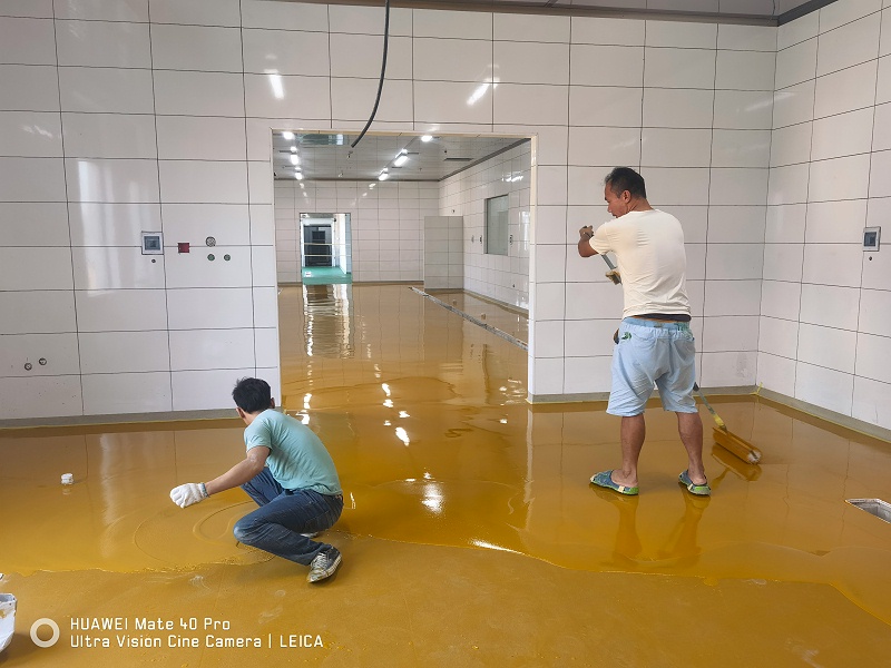 聚氨酯砂浆地坪施工中
